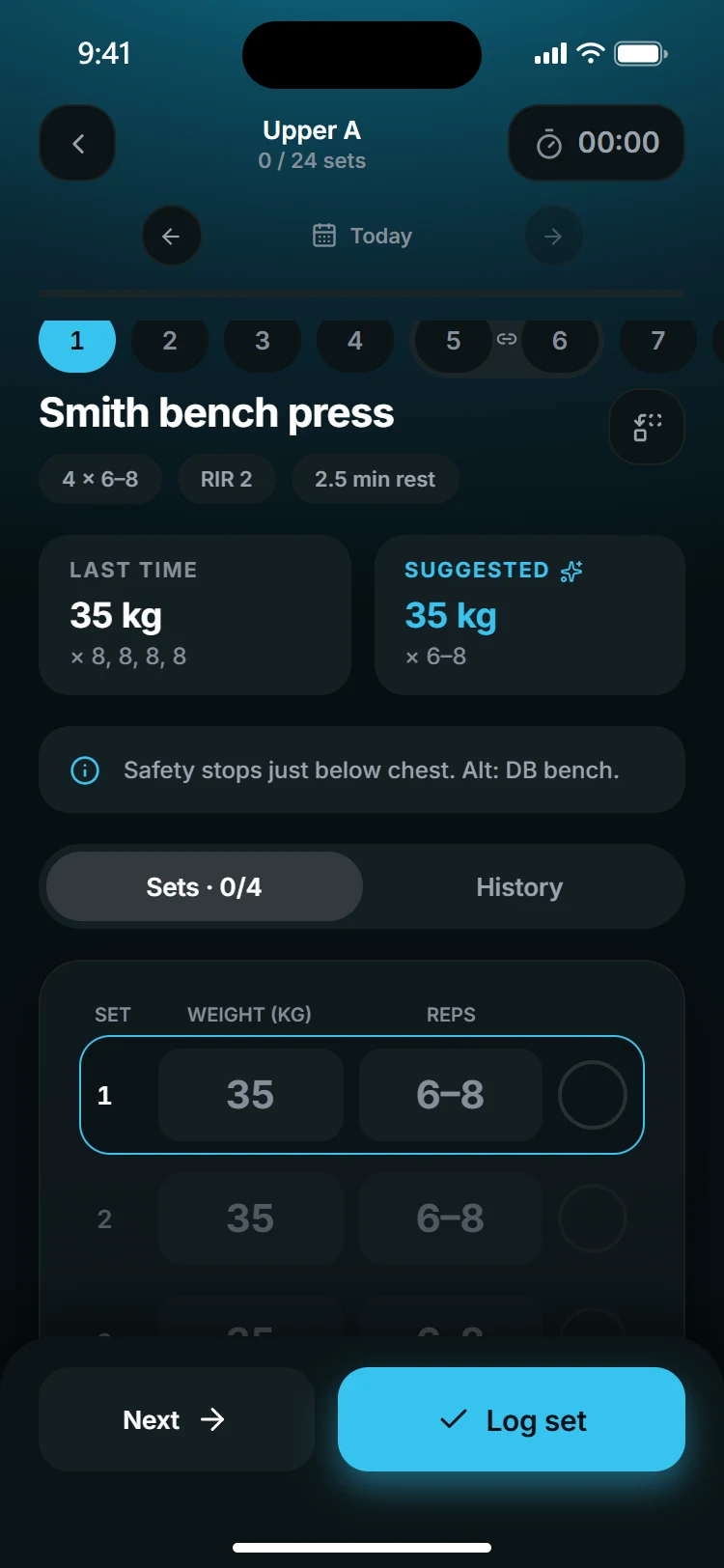 Logging Smith bench press in Awood: last time 35 kg for 8, 8, 8, 8, the suggested load, and four sets to log.